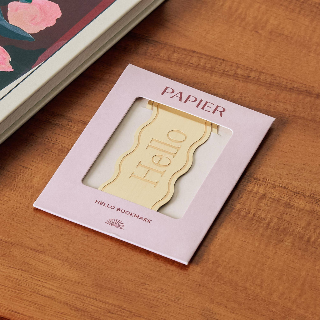 A golden way to never lose your place. Papier's beautiful brass bookmark is sturdy and stylish. Suitable for books of all kinds – from marking blank sections in your journal, to keeping your place in a page-turning novel. Material: shiny, lightweight brass.