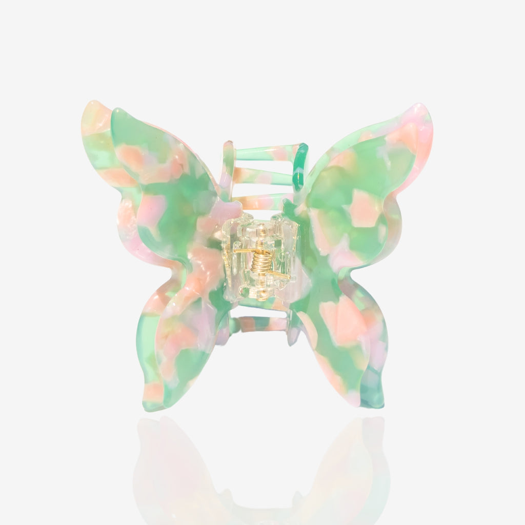 Say hello to our Butterfly Hair Claw! This butterfly clip is the perfect simple shape that steps up your hair game, making your hair look like it just came out of a summery dream 🦋