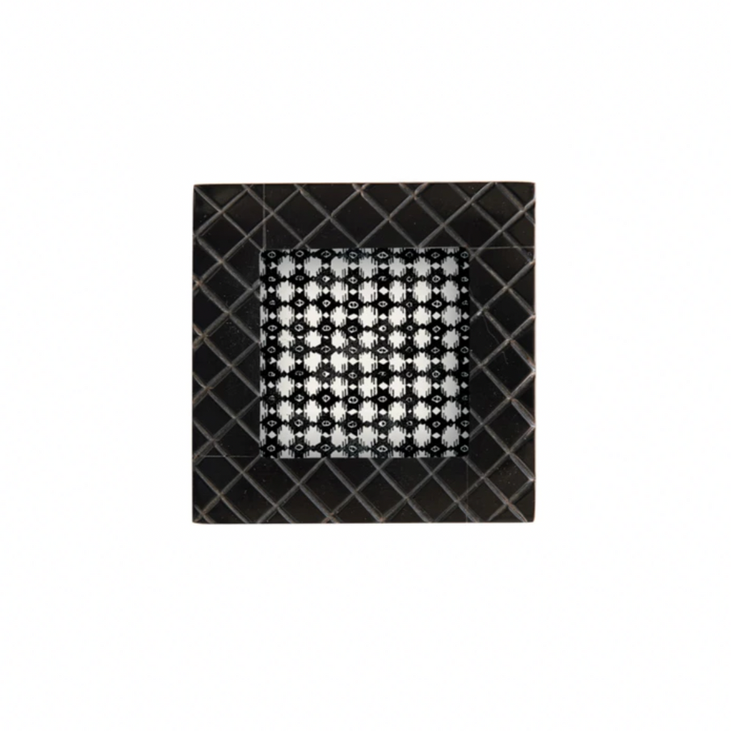 Square&nbsp;- Holds&nbsp;2" x 3"&nbsp;Photo