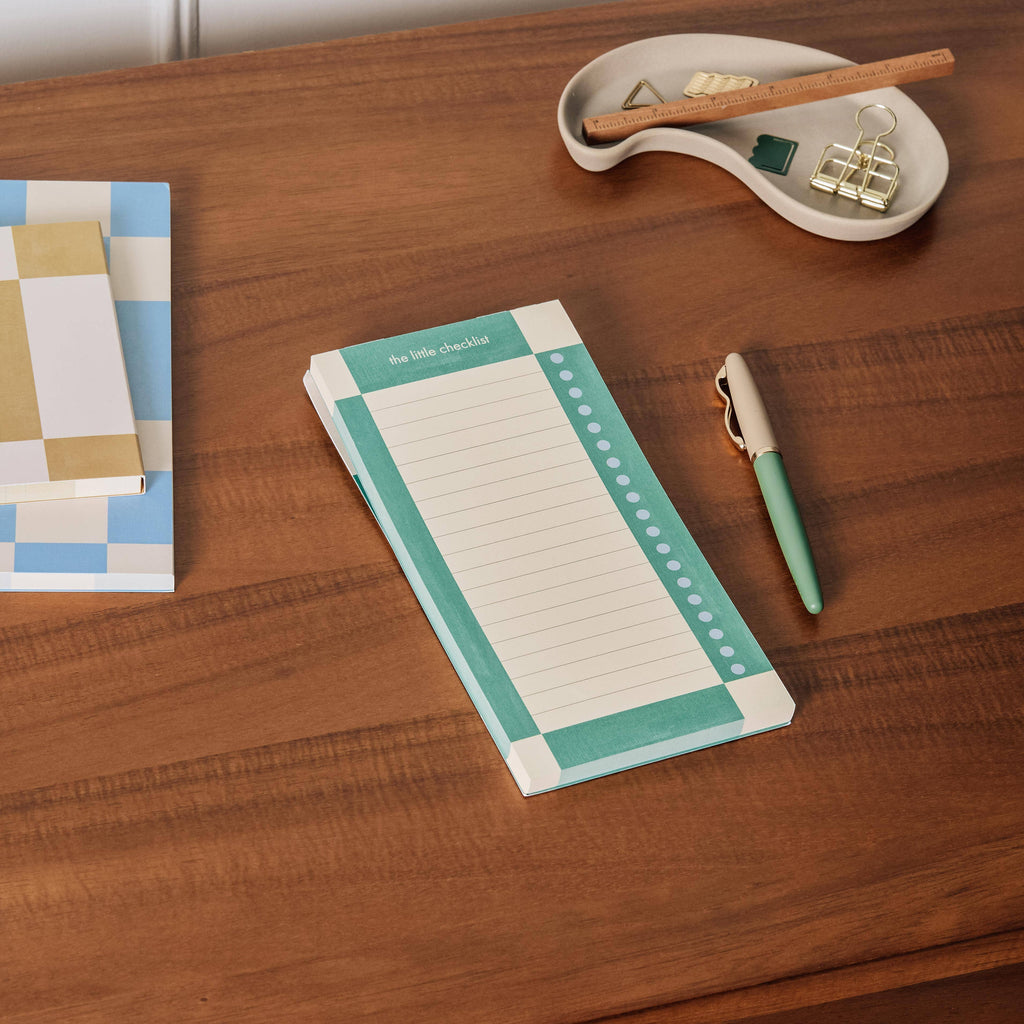 Groceries, pick up times, after school/work classes. List and tick off daily to-dos with ease using the tearaway pages in Papier’s Little Checklist pad. A handy must-have for any family household.