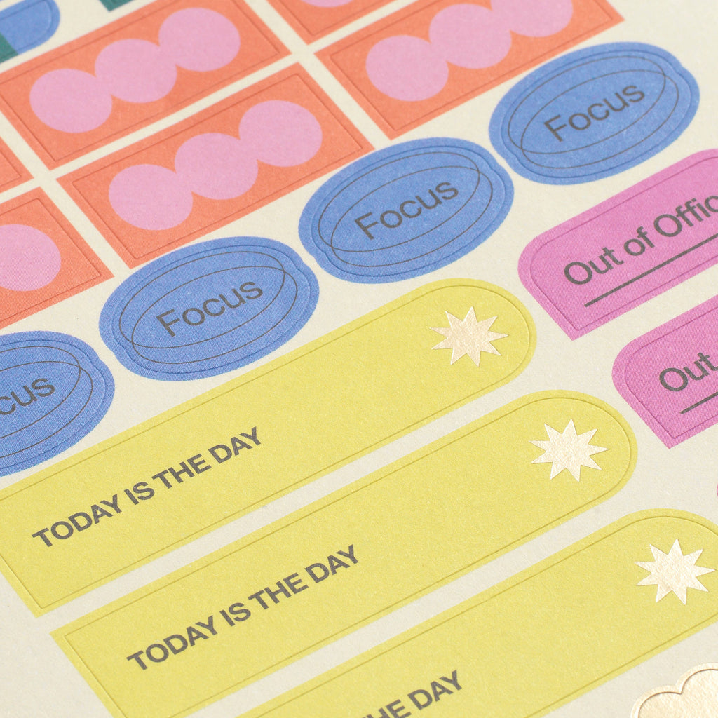 Brighten your organization with Papier's productivity sticker set. Includes 20 sheets of illuminated lists containing to-dos, priorities, goals, shopping and more. Stick and tick with ease, alleviating the daily pressures of planning.