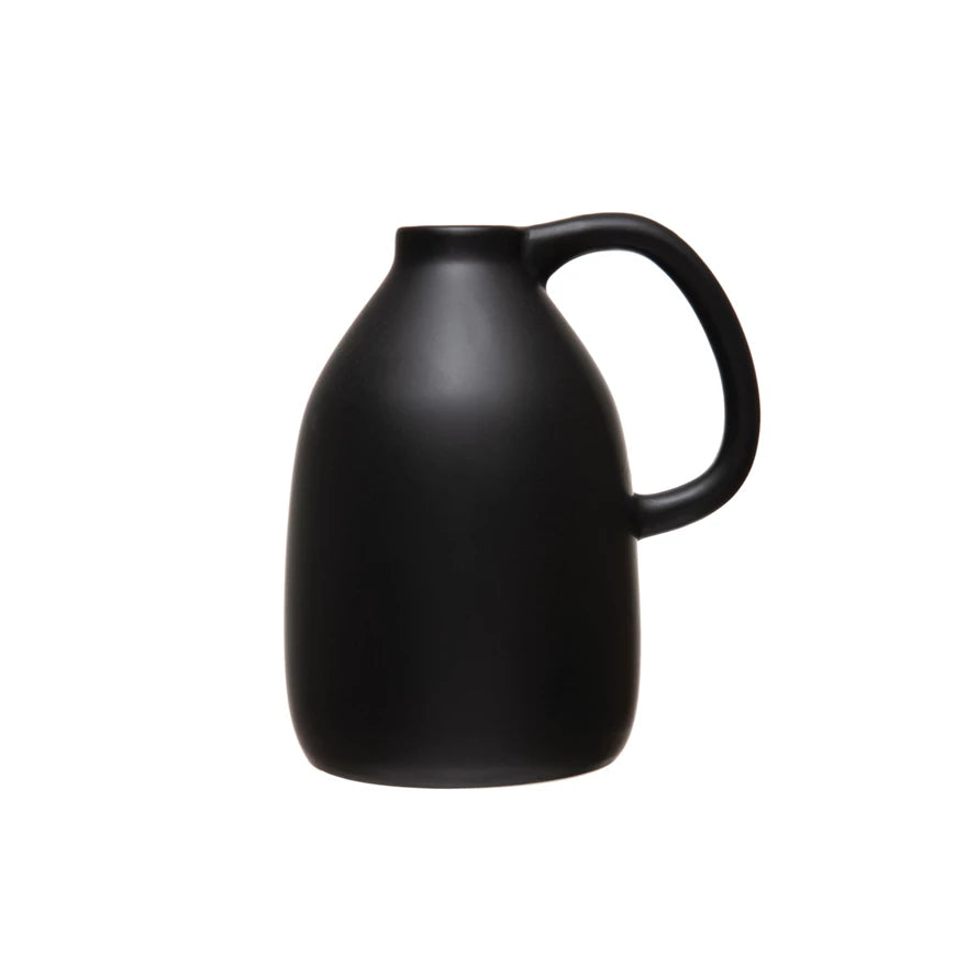 Whether having guests or enjoying family time around the table, use this pitcher for quick drink refills. It is beautiful and can be placed on the table along with other food items. When a glass is empty, there is no need to leave the conversation for refills. Just reach for this amazing and convenient pitcher