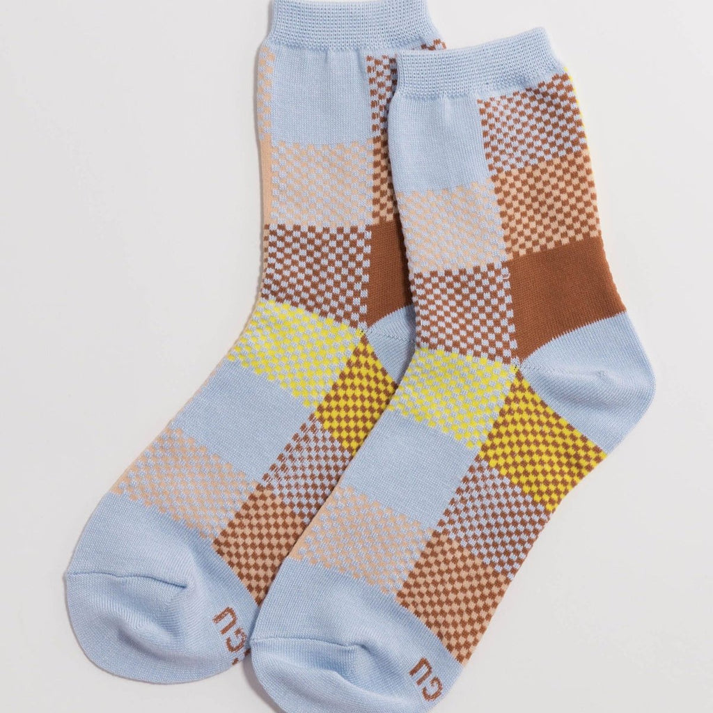 Isn’t a sock just a knitted bag for your foot? These crew socks are woven from soft and stretchy bamboo rayon — a real treat for your feet!  One pair One size fits US women’s 6–11 or US men’s 4&nbsp;½–9&nbsp;½ Bamboo rayon, poly/nylon elastic Machine washable